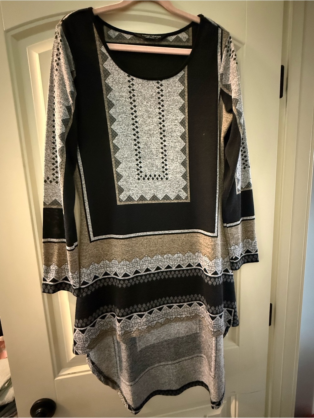 Tango Mango Long Sleeve Black and Gold Patterned Women's High-Low Tunic Top